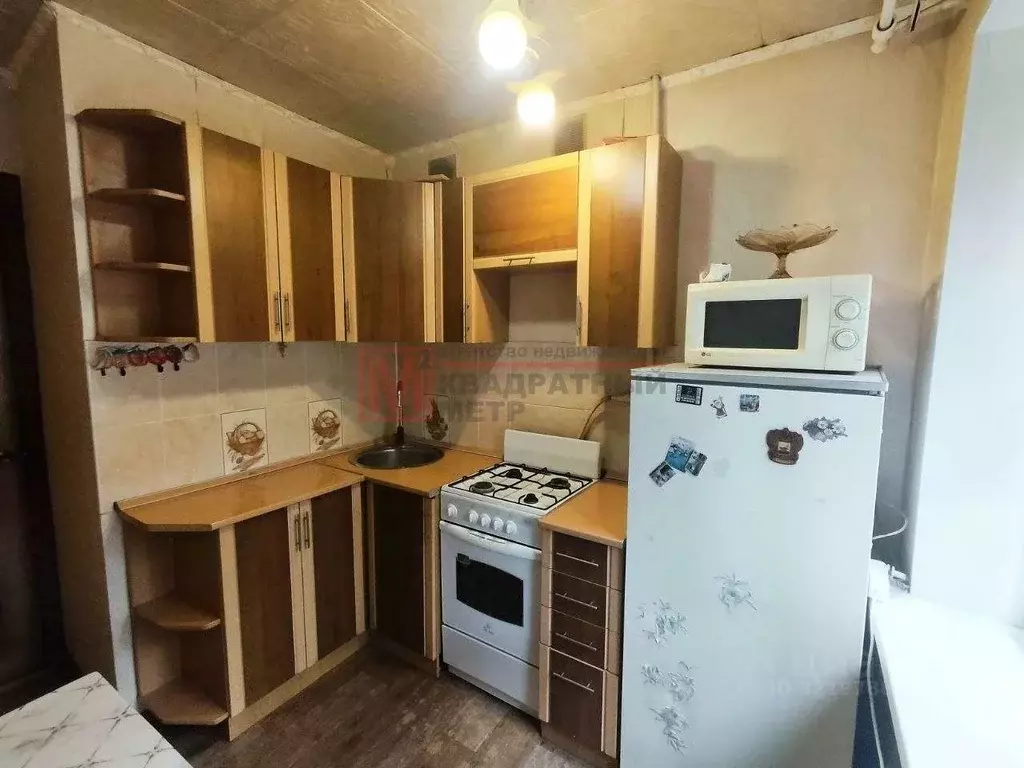 2-к кв. Белгородская область, Старый Оскол Интернациональный мкр, 17 ... - Фото 1