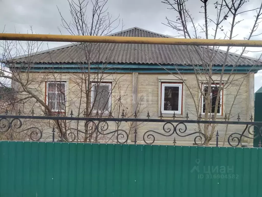 Дом в Белгородская область, Бирюч Красногвардейский район, ул. ... - Фото 1