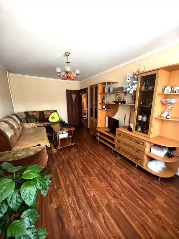 3-комнатная квартира: Уссурийск, улица Короленко, 13 (61.6 м) - Фото 1