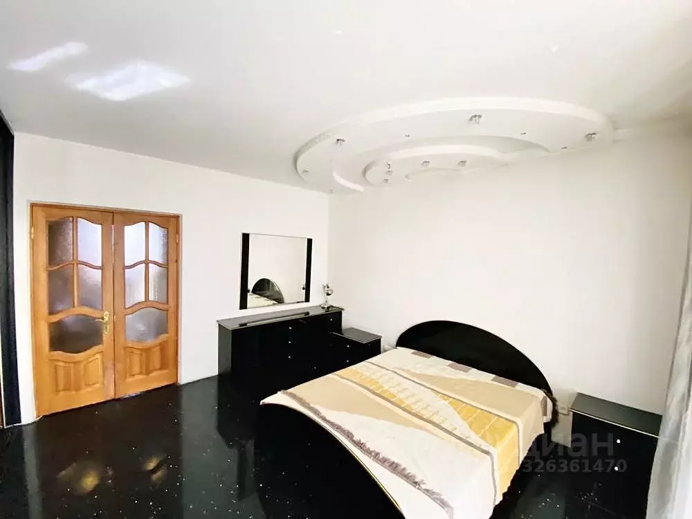 3-к кв. Омская область, Омск ул. 1905 года, 40 (81.1 м) - Фото 2