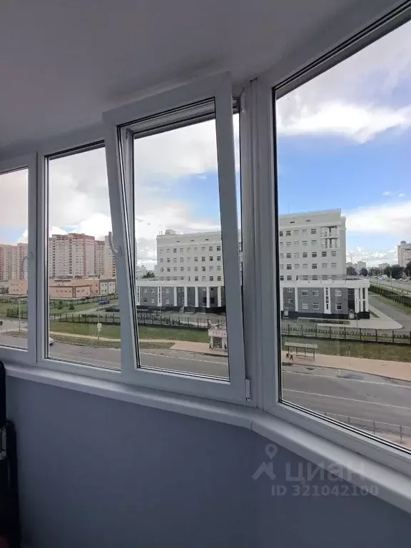 1-к кв. Брянская область, Брянск ул. Горбатова, 35 (43.0 м) - Фото 1