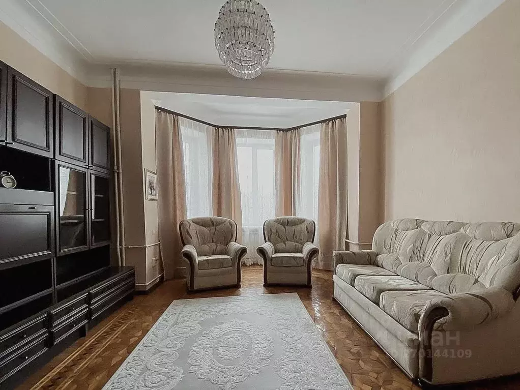 3-к кв. Астраханская область, Астрахань пл. Имени Ленина, 12 (77.7 м) - Фото 0