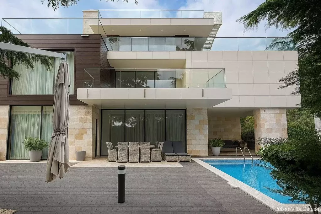 Дом в Краснодарский край, Сочи Сириус пгт, ул. Цимлянская (680 м) - Фото 1