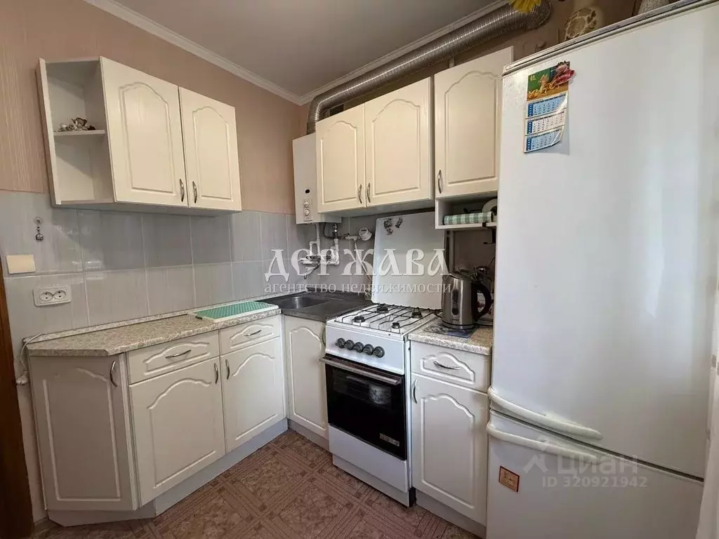 2-к кв. Белгородская область, Старый Оскол ул. Ленина, 74/7 (43.08 м) - Фото 0