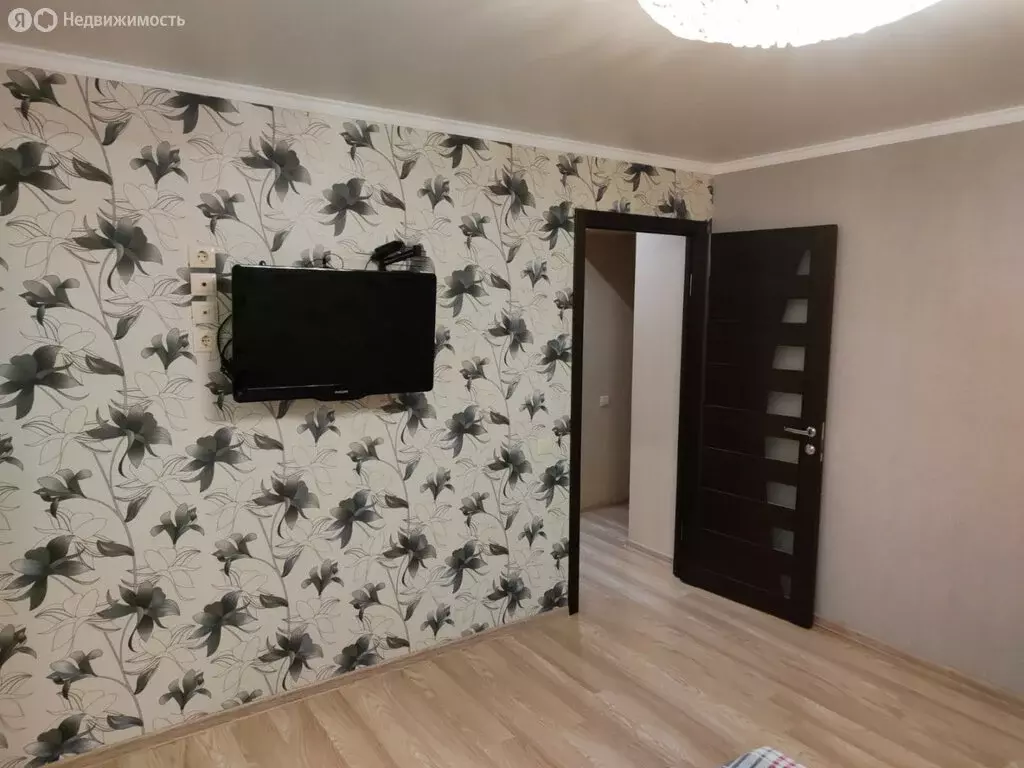 3-комнатная квартира: Новочеркасск, Дачная улица, 5 (68 м) - Фото 1