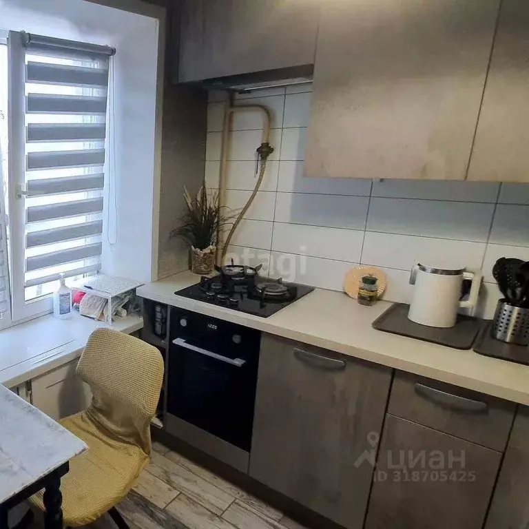 3-к кв. Свердловская область, Екатеринбург ул. Азина, 21 (49.8 м) - Фото 0