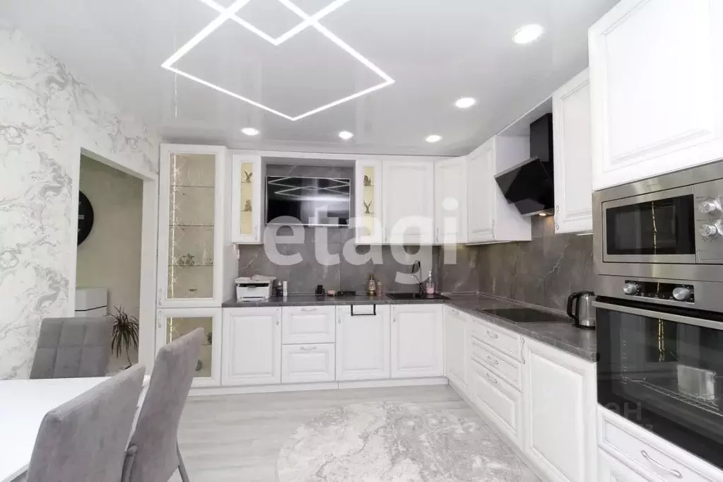 3-к кв. Красноярский край, Красноярск ул. Шахтеров, 8 (94.0 м) - Фото 1