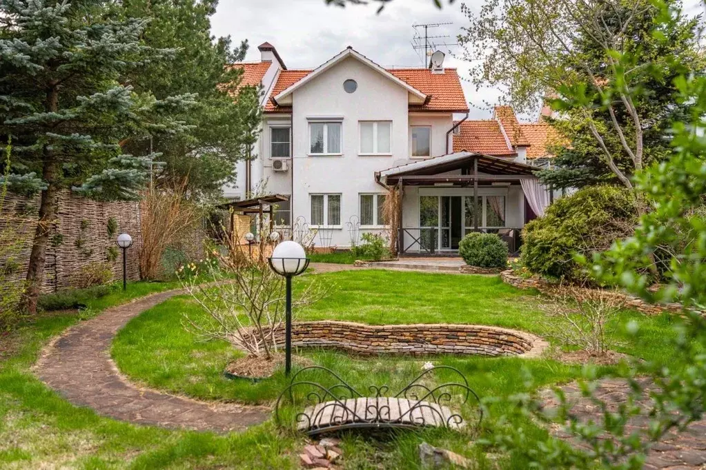 Дом в Московская область, Красногорск городской округ, с. ... - Фото 1