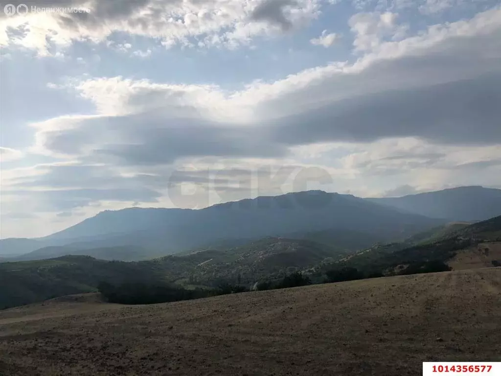 Участок в село Медведево, Прибрежная улица (10.05 м) - Фото 0