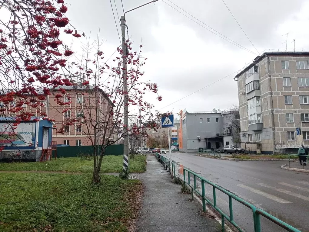 2-комнатная квартира: Осинники, улица Ефимова, 18 (47 м) - Фото 1