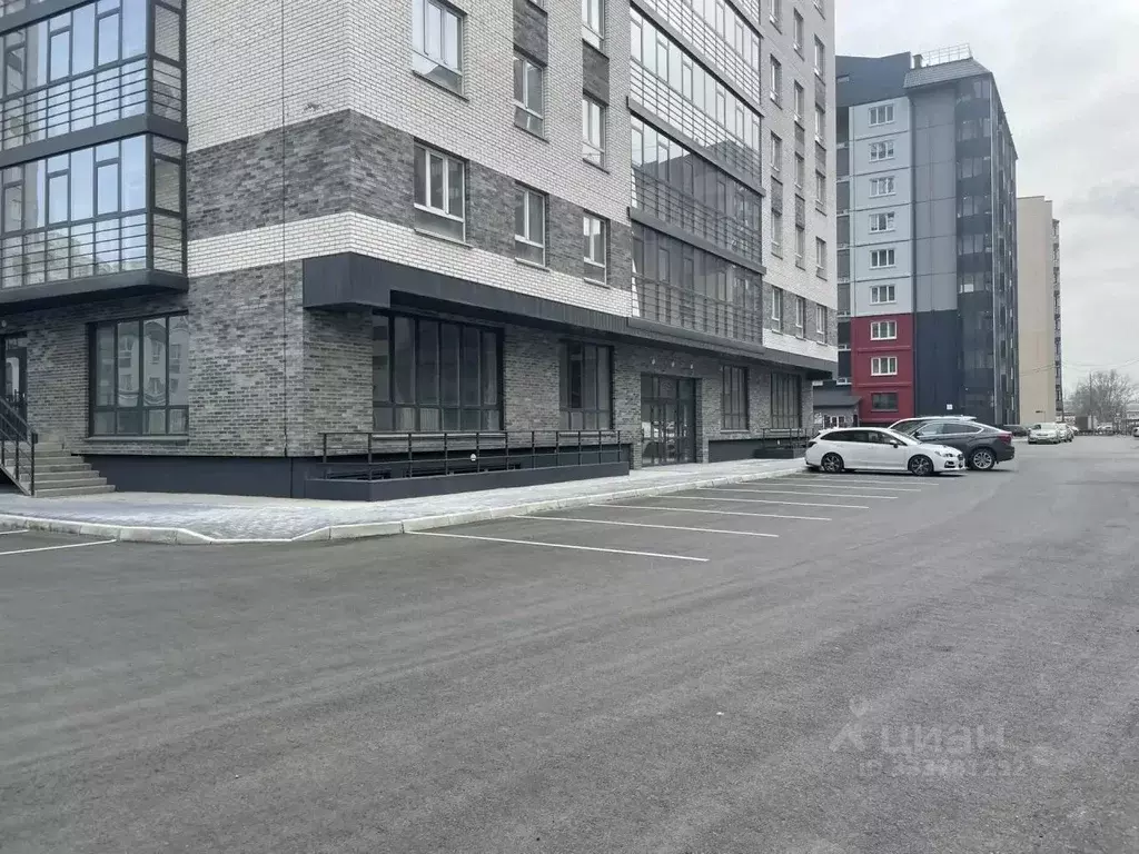 Торговая площадь в Хакасия, Абакан ул. Генерала Тихонова, 10/1 (115 м) - Фото 1