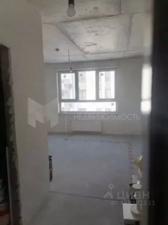 Студия Тюменская область, Тюмень ул. Сергея Свиридова, 9 (26.7 м) - Фото 1