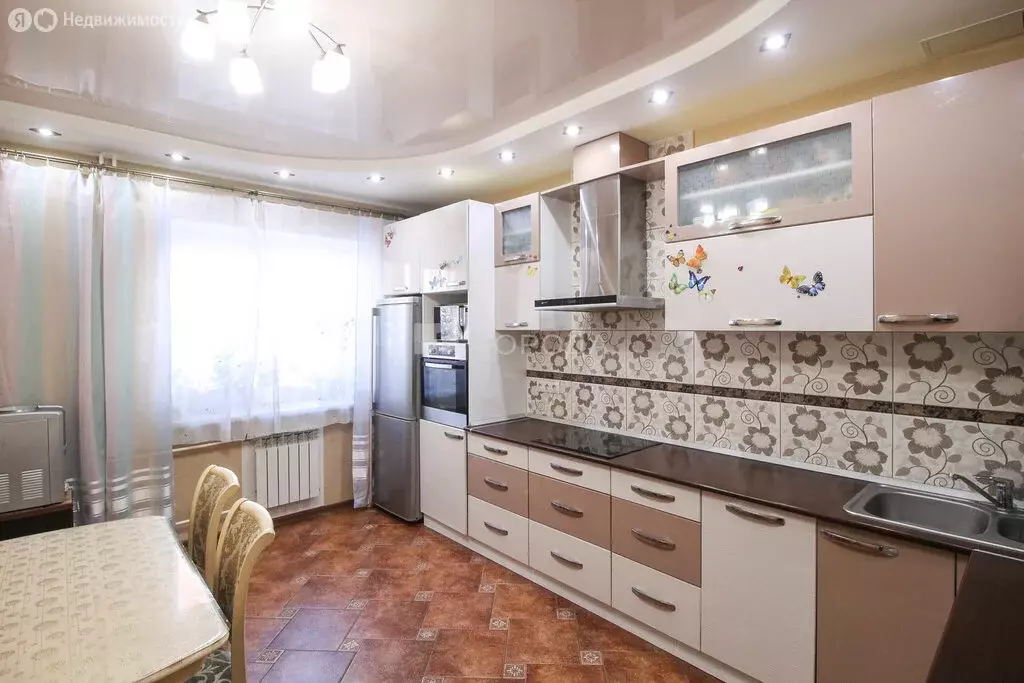 3-комнатная квартира: Барнаул, Лазурная улица, 11 (100 м) - Фото 1