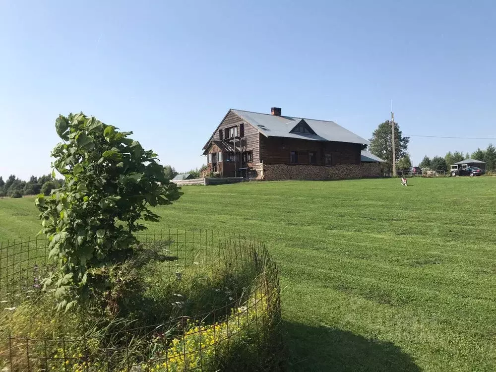 Дом в Смоленская область, Новодугинский район, д. Леуздово  (470 м) - Фото 0