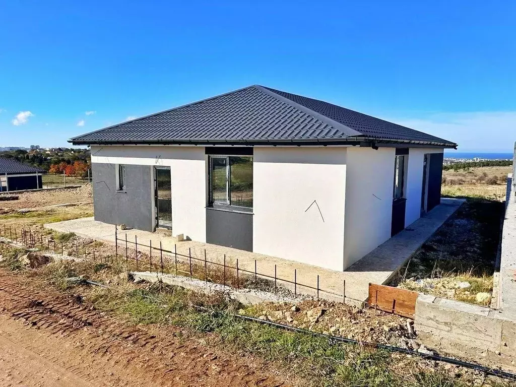 Дом в Севастополь ул. Григория Поженяна (120 м) - Фото 1