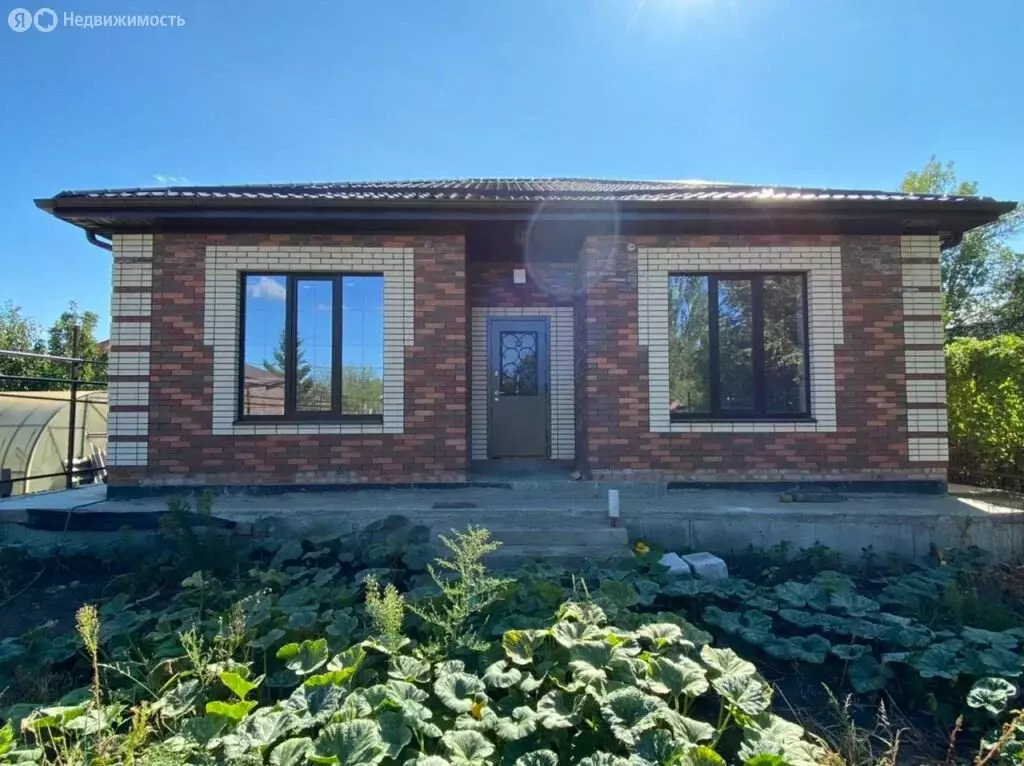 Дом в Ростов-на-Дону, Особенная улица (100 м) - Фото 1