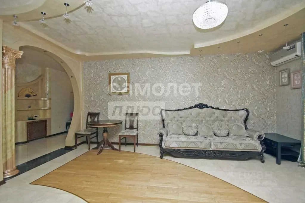 2-к кв. Омская область, Омск ул. Звездова, 132к1 (60.1 м) - Фото 0