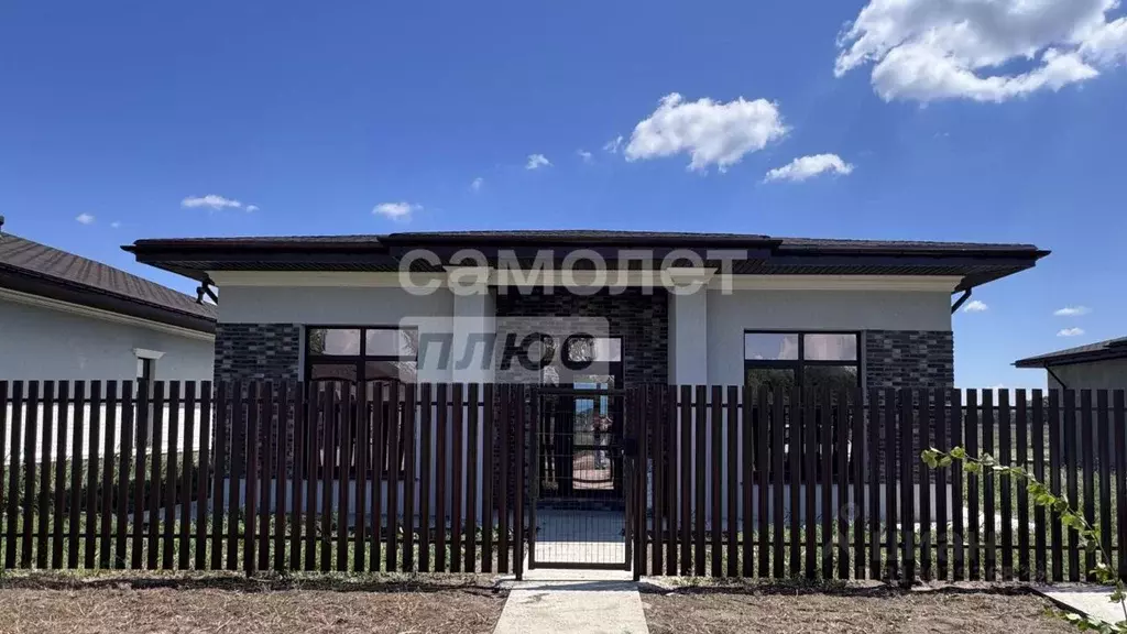 Дом в Волгоградская область, Среднеахтубинский район, Кировское с/пос, ... - Фото 0
