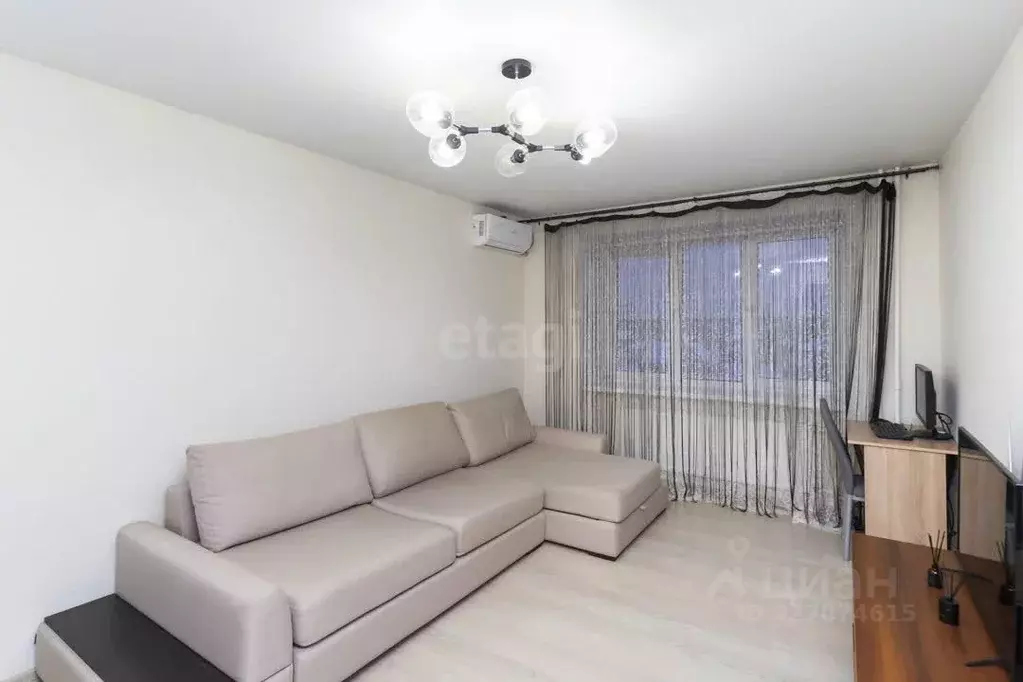 1-к кв. Тюменская область, Тюмень Малая Боровская ул., 5 (43.3 м) - Фото 1