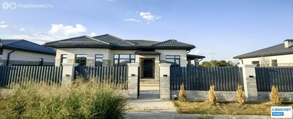 Дом в посёлок городского типа Яблоновский, Красная улица, 49 (115 м) - Фото 1