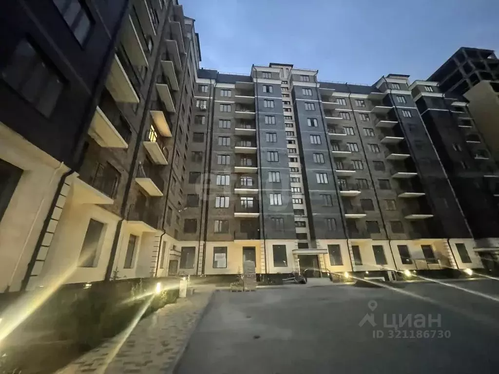 2-к кв. Дагестан, Каспийск просп. М. Омарова, 16А (72.0 м) - Фото 1