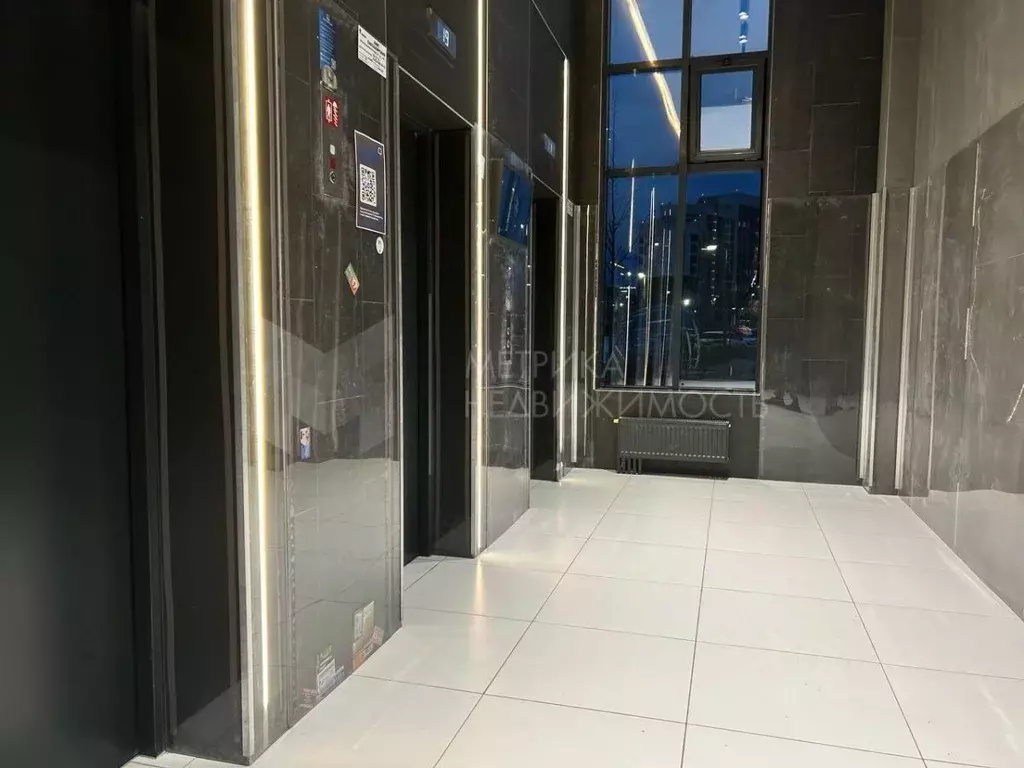 2-к кв. Тюменская область, Тюмень ул. Пожарных и Спасателей, 1 (78.0 ... - Фото 1