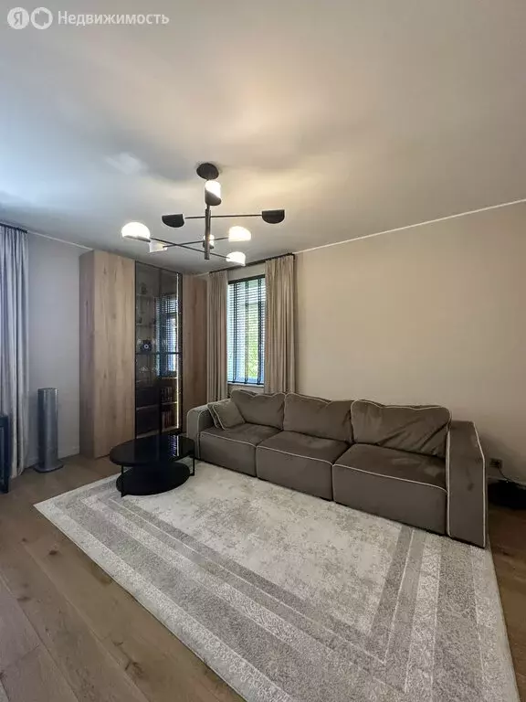 3-комнатная квартира: Калининград, Гостиная улица, 28 (81.2 м) - Фото 1