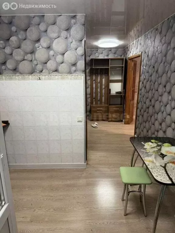 1-комнатная квартира: Севастополь, улица Адмирала Юмашева, 11 (50 м) - Фото 0
