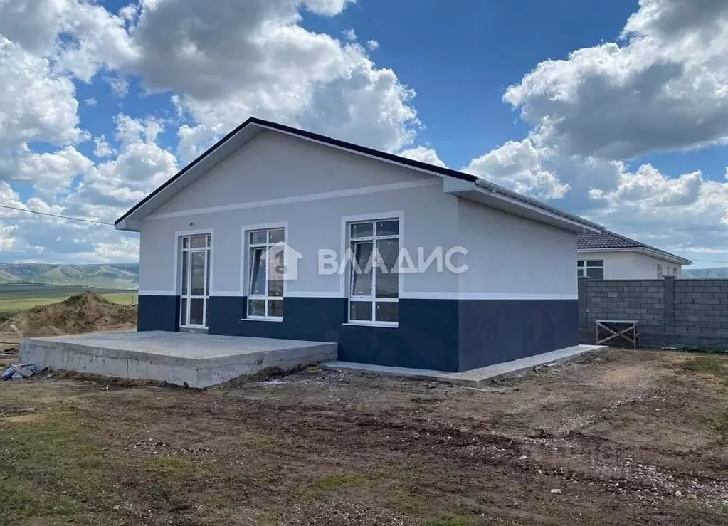 Дом в Крым, Симферопольский район, Добровское с/пос, с. Пионерское  ... - Фото 1