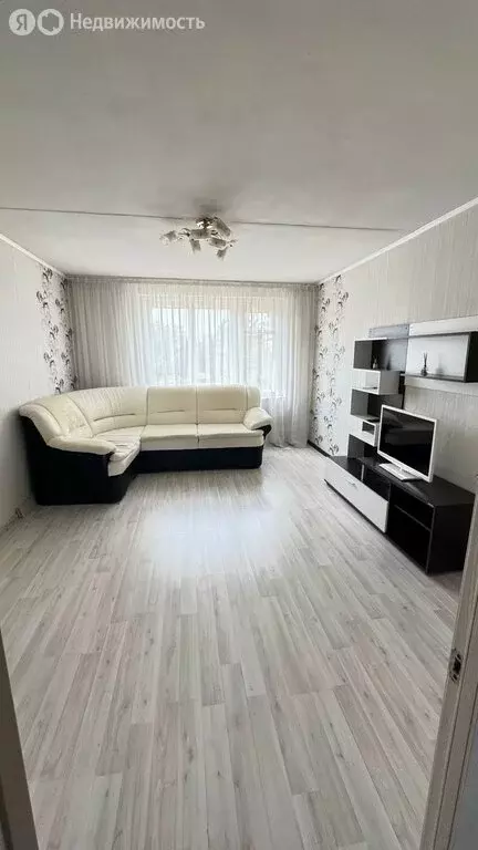 3-комнатная квартира: Нижнекамск, Корабельная улица, 21А (60 м) - Фото 0