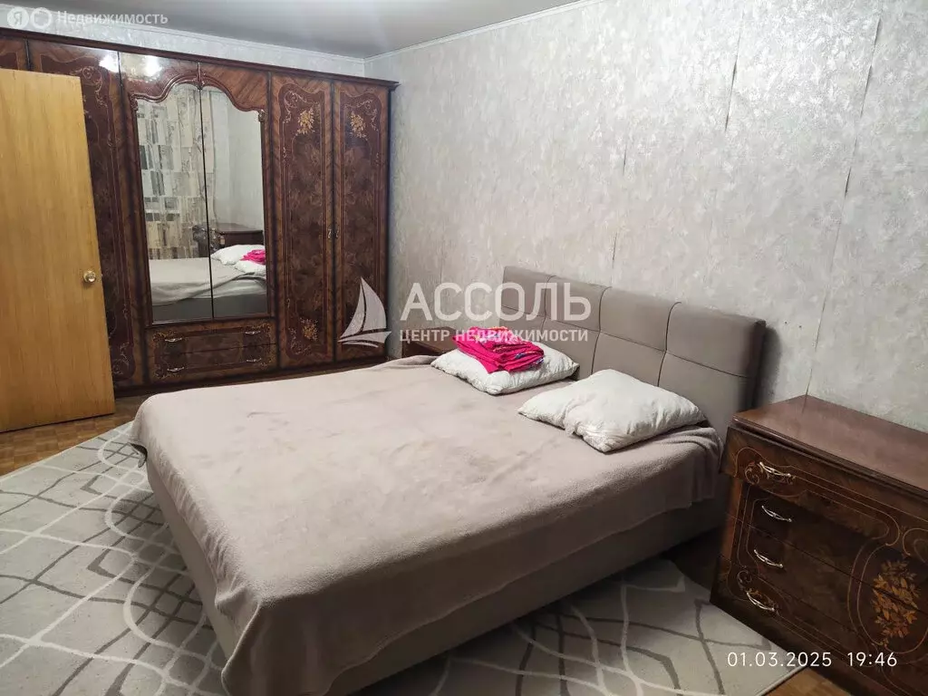 3-комнатная квартира: Омск, улица Степана Разина, 3 (63.1 м) - Фото 1
