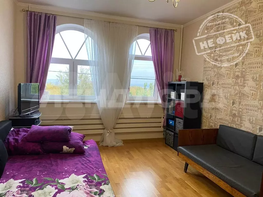 Комната 15 м в 4-к., 2/2 эт. - Фото 0
