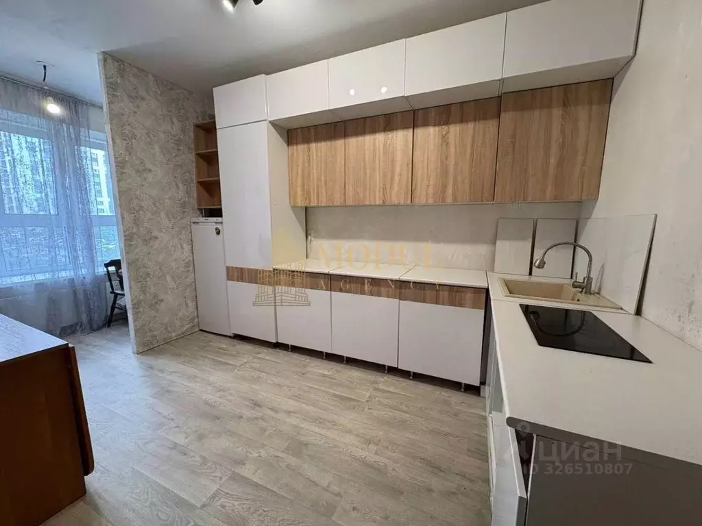 2-к кв. Татарстан, Казань ул. Азата Аббасова, 19 (42.1 м) - Фото 1