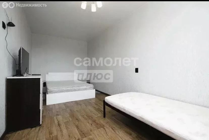 2-комнатная квартира: Уфа, улица Орджоникидзе, 8 (45.9 м) - Фото 1