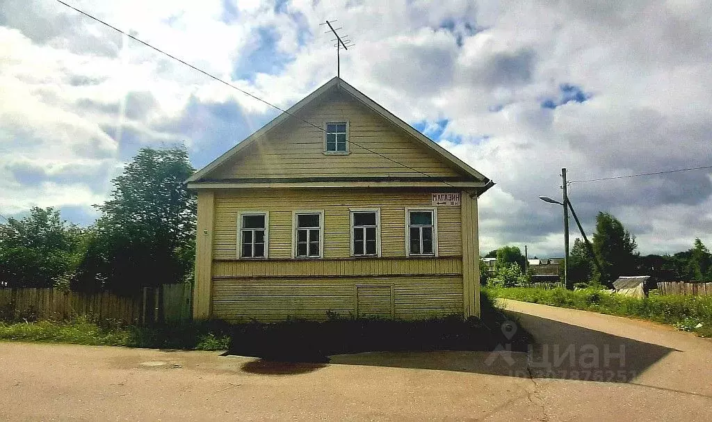 Дом в Новгородская область, Боровичский район, Опеченское с/пос, д. ... - Фото 0