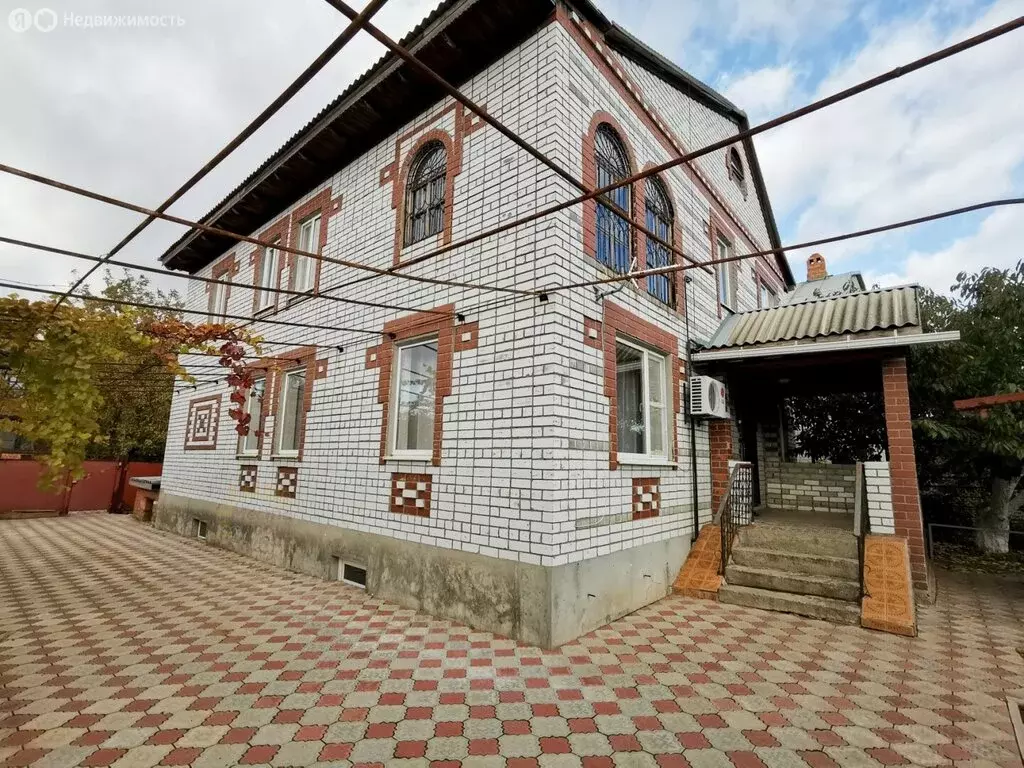 Дом в Ейск, улица Короленко (260.8 м) - Фото 2