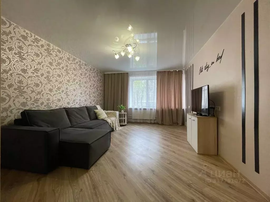 3-к кв. Удмуртия, Ижевск Удмуртская ул., 206 (70.0 м) - Фото 1