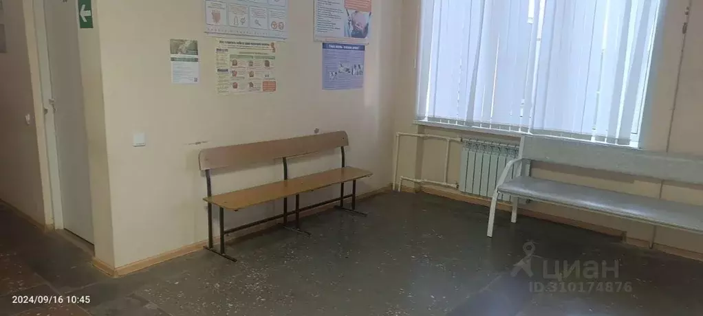 Помещение свободного назначения в Калмыкия, Элиста 8-й мкр, 65 (2 м) - Фото 0