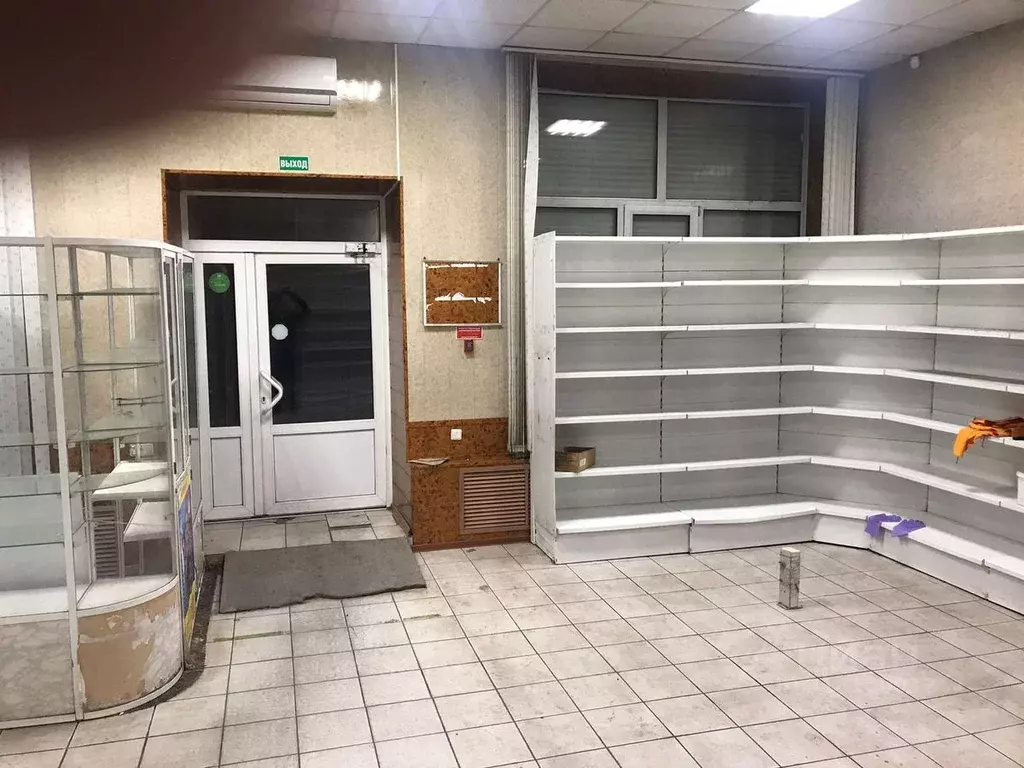 Помещение свободного назначения в Омская область, Омск Чередовый мкр, ... - Фото 1