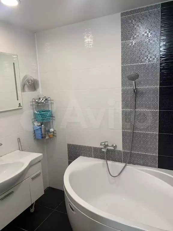 3-к. квартира, 100 м, 2/2 эт. - Фото 0
