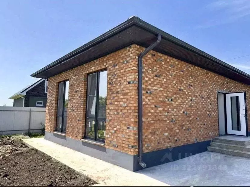 Дом в Адыгея, Тахтамукайский район, Старобжегокай аул Адыгейский пер., ... - Фото 1