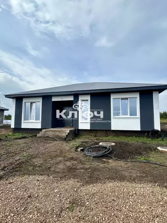 Дом в Башкортостан, Стерлитамакский район, Красноярский сельсовет, с. ... - Фото 1