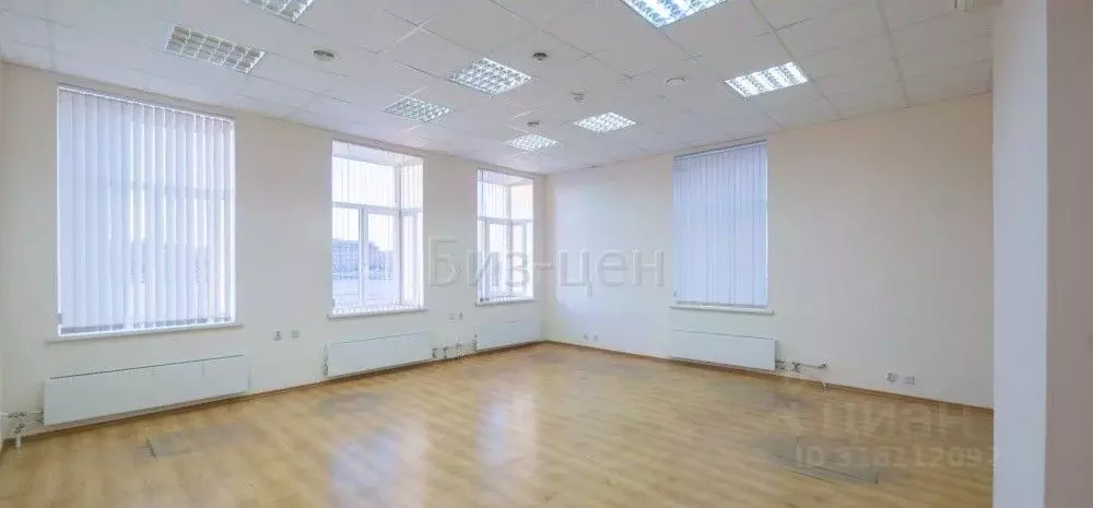 Офис в Санкт-Петербург Малоохтинский просп., 8 (253 м) - Фото 1