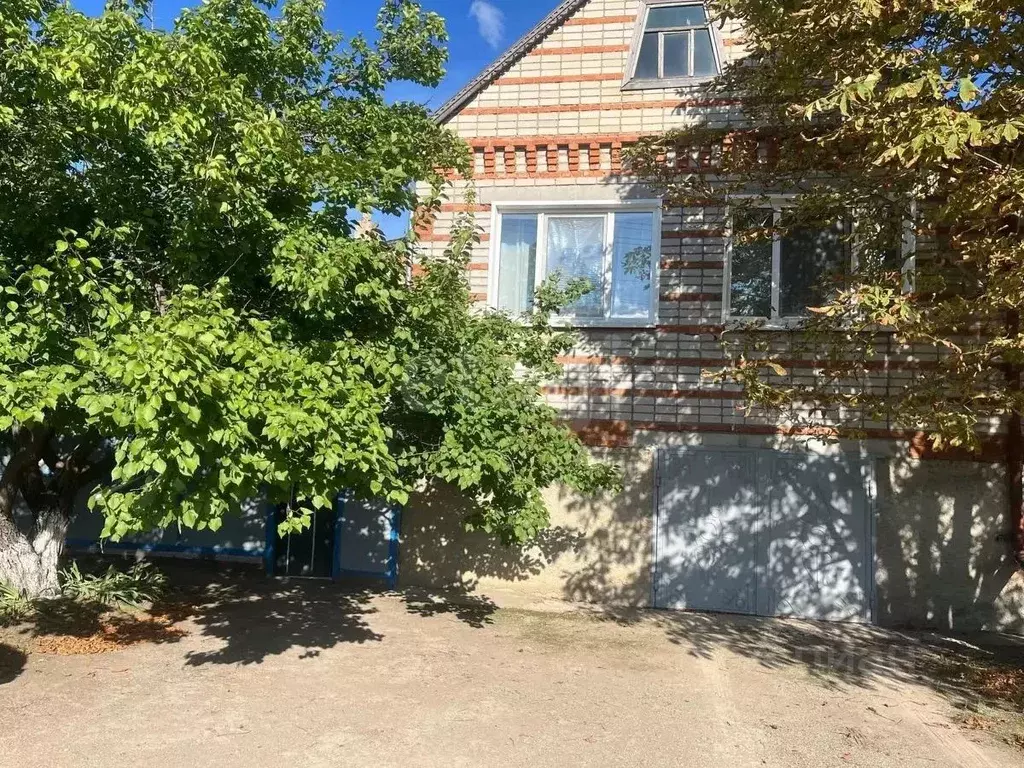 Дом в Саратовская область, Пугачев ул. Кутякова, 86/1 (170 м) - Фото 1