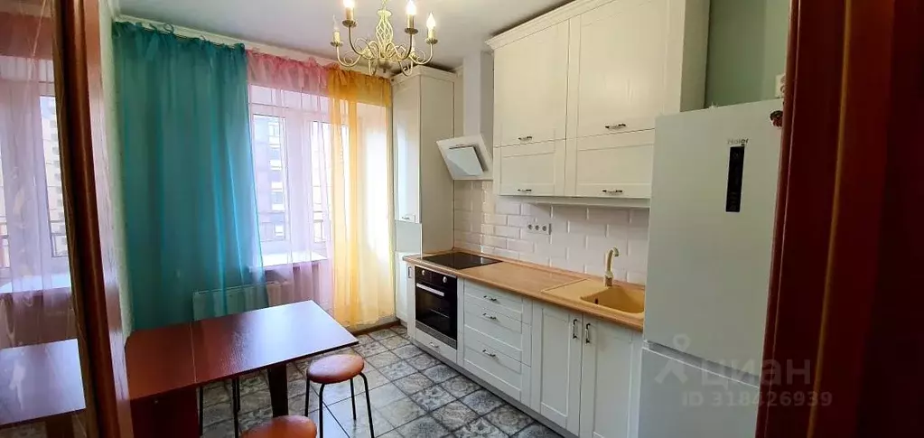 1-к кв. Татарстан, Казань ул. Рауиса Гареева, 100 (33.0 м) - Фото 0