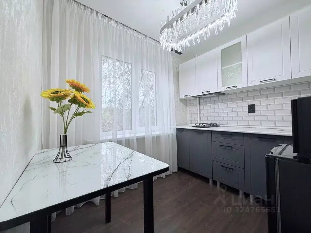 2-к кв. Самарская область, Сызрань ул. Жуковского, 35А (45.0 м) - Фото 1