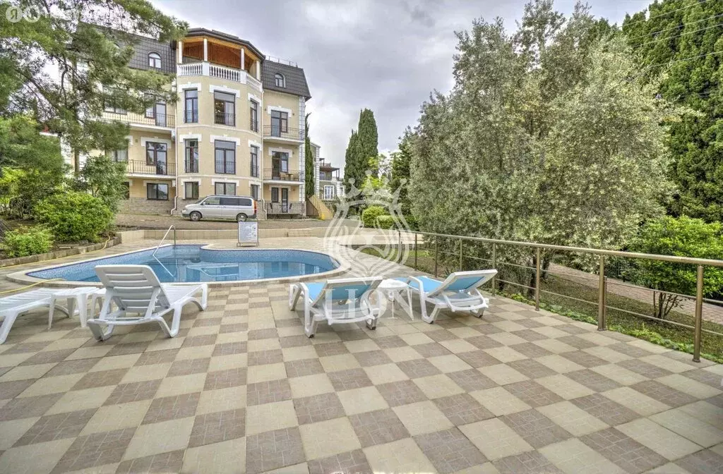 Квартира-студия: Алушта, Комсомольская улица, 5 (50 м) - Фото 1
