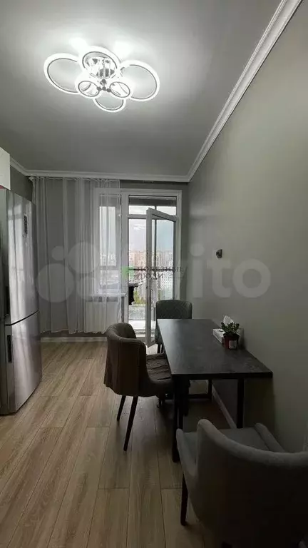 1-к. квартира, 1000 м, 13/25 эт. - Фото 0