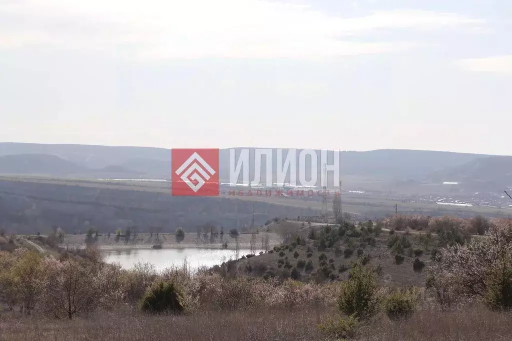 Участок в Крым, Бахчисарайский район, Куйбышевское с/пос, с. Танковое ... - Фото 0