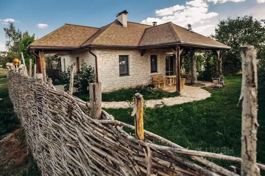 Дом в Липецкая область, Задонский район, Скорняковский сельсовет, с. ... - Фото 0